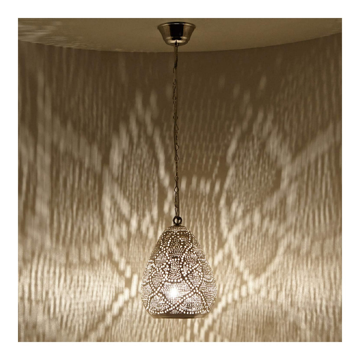 Suspension Argente et Ambre au style moderne avec conception fonctionnelle